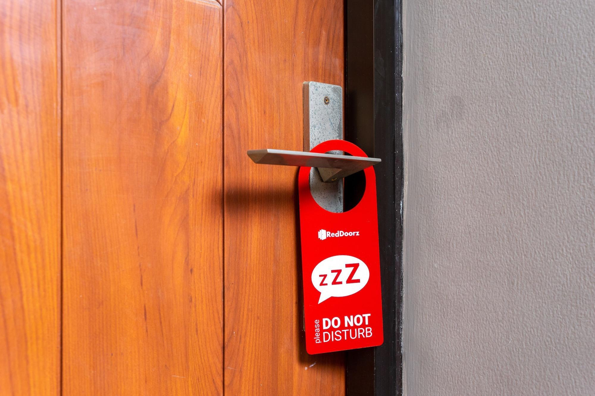 ג'קרטה Reddoorz Plus @ Sawah Besar מראה חיצוני תמונה