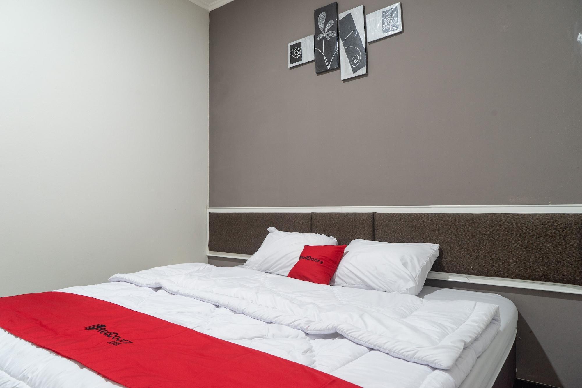 ג'קרטה Reddoorz Plus @ Sawah Besar מראה חיצוני תמונה