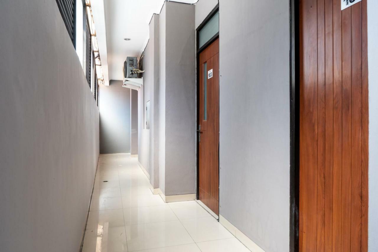 ג'קרטה Reddoorz Plus @ Sawah Besar מראה חיצוני תמונה